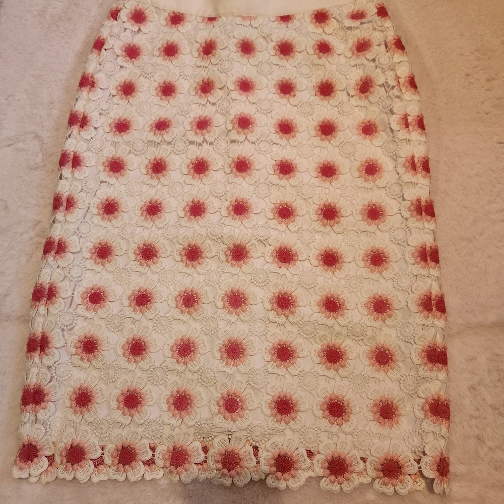 NWT J. Crew Crochet Pencil Skirt Size 0 Pink & White Floral Knee Length - Picture 1 of 6